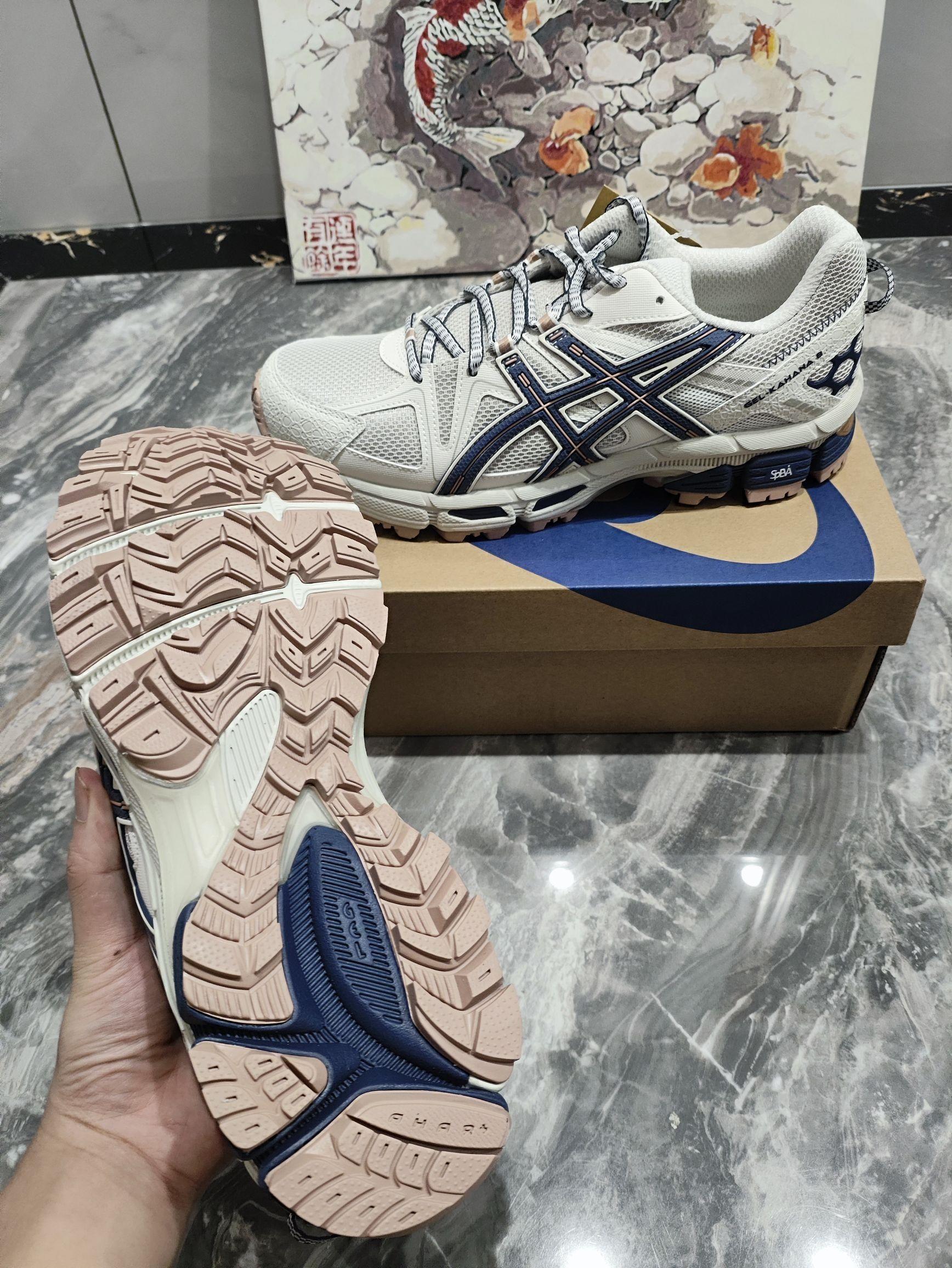 以为复古鞋只有颜值?这双亚瑟士Gel-Kahana8,增高+包裹感直接戳中我!
